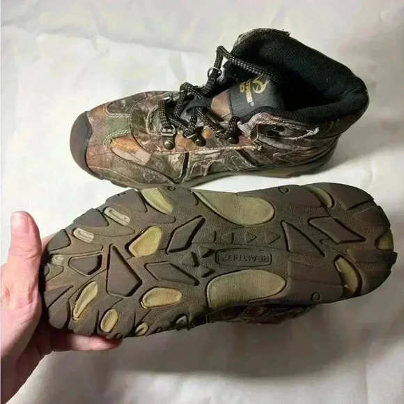 Boys size 4 realtree brand hiking boots, #O528 - Picture 4 of 6
